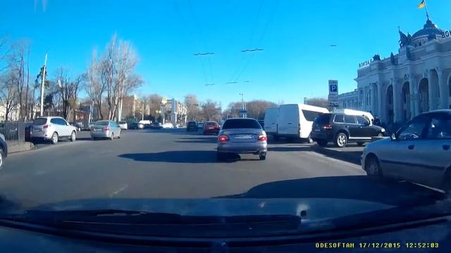 BH3835EB Nissan Tiida Silver смотреть онлайн