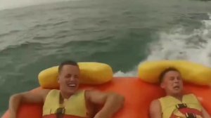 Катание на таблетке с очень смешными эмоциями.#лето2021#море пляж# ржач.