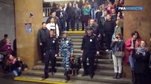 Флешмоб хора МВД  в метро (ко Дню полиции)