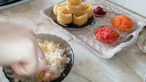 Макаронные гнезда с куриной грудкой и с сыром. Макаронные гнезда на сковороде.