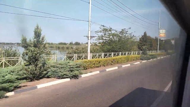 13.09.2023. Россия. Краснодарский край. Тимашёвск. Улица Красная. Вид из окна автобуса