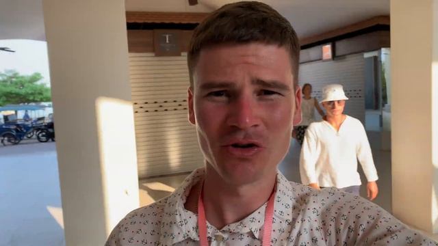 Пересекли границу Камбоджа - Таиланд / Кхмеры / Cambodia ??/ Храмы , нищета и закаты / Ангкор Ват. смотреть онлайн