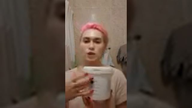 Отбеливающая процедура с поверхностным пилингом Holy Land Dermalight. смотреть онлайн