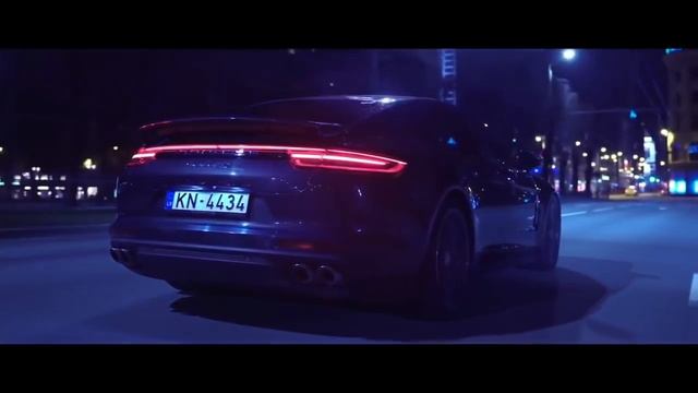 Черная пантера в черном Panamera