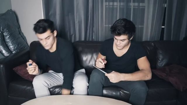 Dolan Twins: УЗНАЕМ, НАСТОЯЩИЕ ЛИ МЫ БЛИЗНЕЦЫ (rus sub) смотреть онлайн