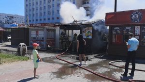 Жизнь в городе. Волжский 08.06.2022.  Пожар у фонтана на площади Ленина.