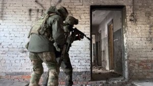 РАБОТА В ДВОЙКЕ У СТЕНЫ
