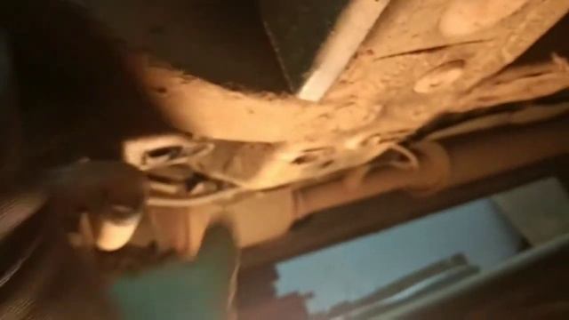 Ниссан Альмера G15 замена втулок стабилизатора.