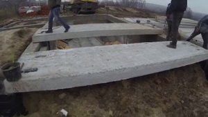 Монтаж плит перекрытия и лестничного марша