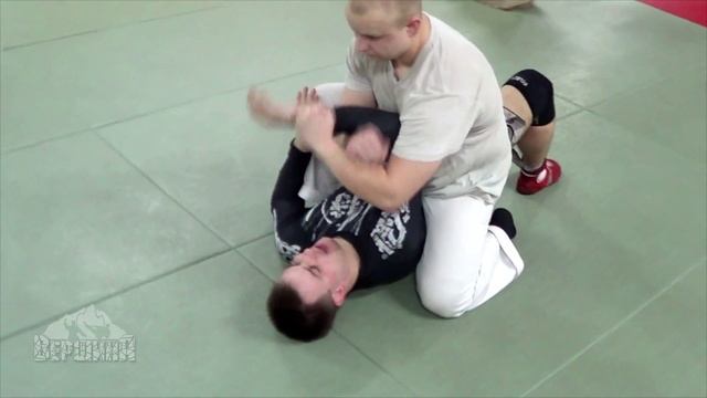 Борьба в партере. Уход от болевого приема на руку смотреть онлайн