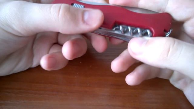 Туристический нож Victorinox Outrider (0.9023) смотреть онлайн