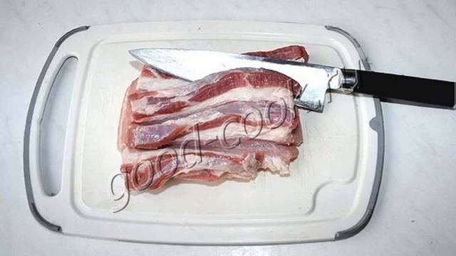 Свиная грудинка, запечённая с копчёной курицей. Рецепт приготовления смотреть онлайн