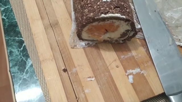 Дегустирую  вкусный и лёгкий рулетик