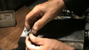 Сверление рессоры сверлом, армированным твердым сплавом