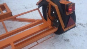 Прицеп-эвакуатор автомобиля методом частичной погрузки