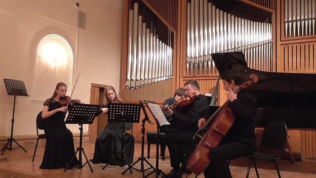 Брух. Квинтет для фортепиано, двух скрипок, альта и виолончели G-moll.