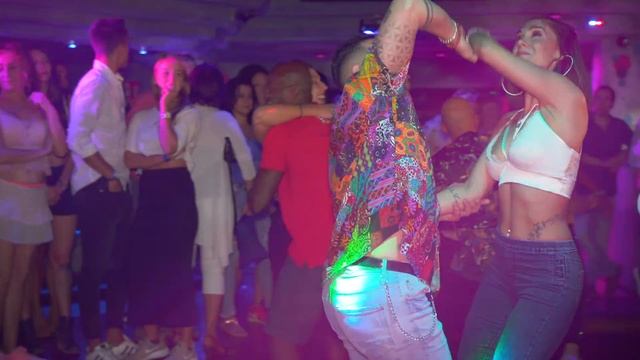 Daniel y Desirée | Prince Royce - Morir Solo смотреть онлайн