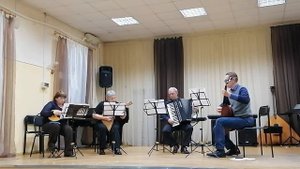 Е. Дербенко «Сельские зори»,  И. Тамарин «Полька – шутка» - "Музыкальные узоры"