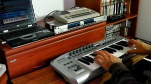Waldorf PPG Wave 2V Digitech RDS1000 Edirol PCR-30 Roland TR-505 12-bit Superteclados.com
