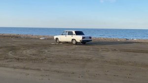 СУМАСШЕДШАЯ ВАЗ 2107! УЧУСЬ ДАВАТЬ БОКОМ!