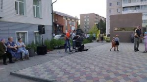 Выступление уличных музыкантов. Кондопога. 2022г