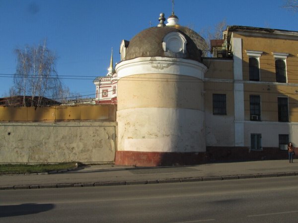 Эта башня в Курске - одна из самых старинных построек в городе. Это все что осталось от крепости.