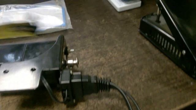 Двигатель для швейных машин и оверлоков Sandeep 150 Вт смотреть онлайн