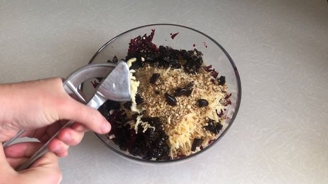 Любовь с первой ложки! Такой простой и такой вкусный салат из свеклы