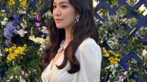 Not Lee Min Ho! Song Hye Kyo has a child and is dating a male star 16 years younger.