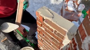Кладка кирпича: угол эркера