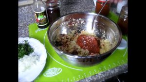 Острые турецкие сырые котлетки Etsiz çiğ köfte