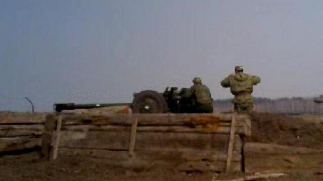 2009.04.17 (1), Стрельба из гаубицы (Маслов - наводчик, Сивер - командир)