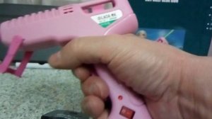 Термоклеевой пистолет с клеевыми палочками