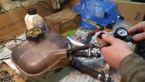 Приспособление для проверки клапана в пробке расширительного бачка Опель