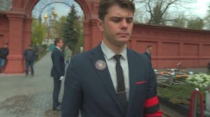 Захоронение урны на Новодевичьем кладбище.