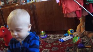 Как приучить ребенка до года дышать небулайзером? {Рубрика - Задачи и решения}