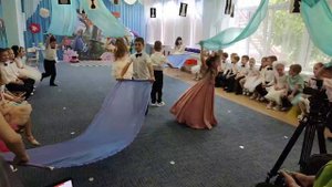 "Город золотой" Танец с полотнами.