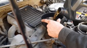 Toyota Hilux Surf 185. Замена контрафактного масла. Обзор из ямы