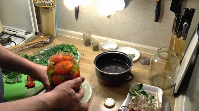 Засолка помидоров на зиму и не только..Просто! Очень вкусно!