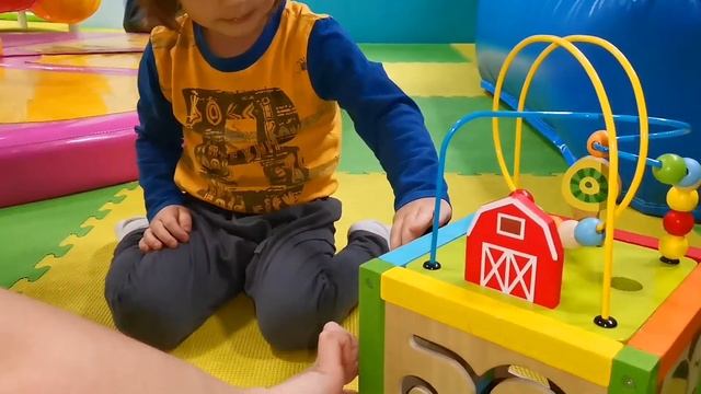 Лев ? идёт в ? детский ? городок ? Зимний бассейн с шариками ? смотреть онлайн