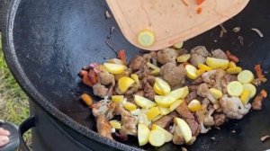 Лапша в казане. Казан как вок.