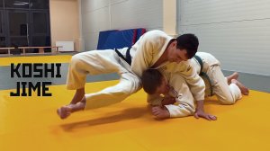KOSHI JIME / Удушающий забеганием с захватом туловища