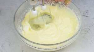 ? Мини-чизкейки из печенья и сливочного сыра с клубникой — видео рецепт