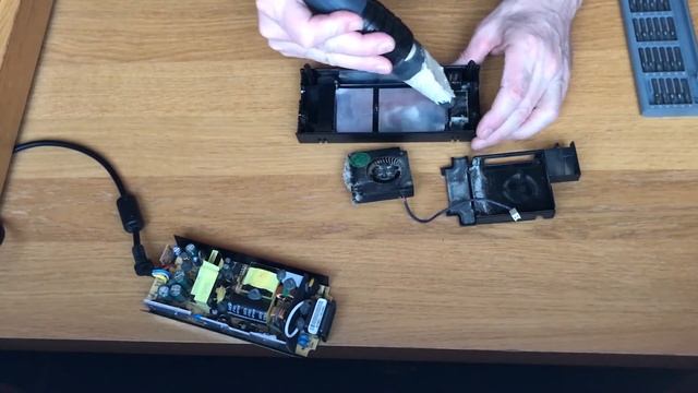 Шумит и гудит блок питания XBOX 360. Исправляем. смотреть онлайн