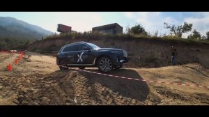 Нурлан Смагулов лично тестирует BMW X7 в рамках тест-драйва BMW xDrive Experience 2019