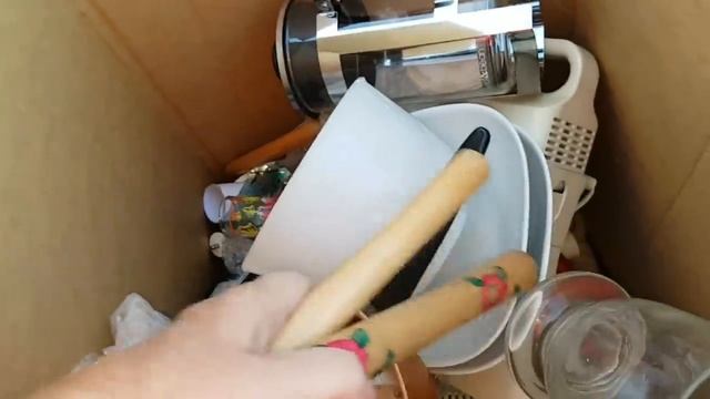 Нашла золотой чемодан ! А там ... Не свалка ,а барахолка.Антиквариат и винтажные вещи ,хрусталь ... смотреть онлайн