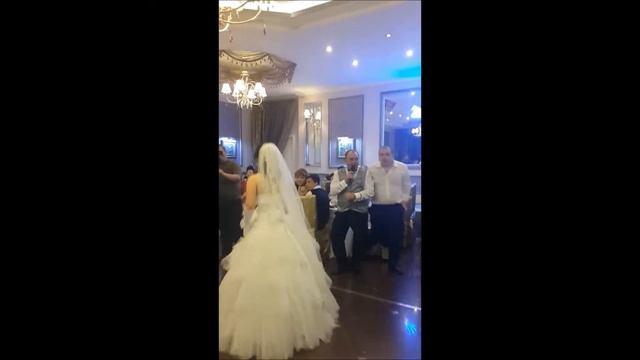 Я поймала букет невесты))) смотреть онлайн