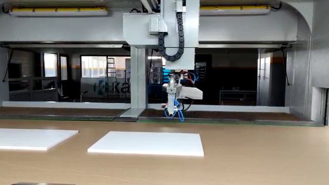 KBotik робот для нанесения клея и лакокрасочных материалов. смотреть онлайн