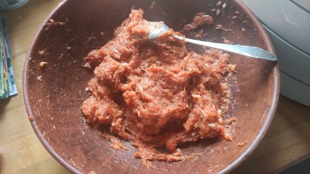 Прогулка к реке. Готовим острые колбаски в сушилке.