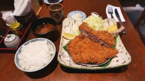 Жареная свиная отбивная